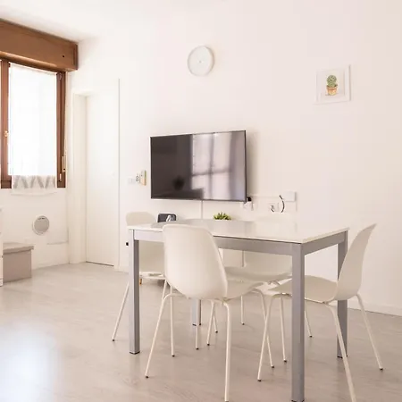 - The Garden - Self Check-in Apartment Bologna